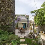 Sanctuary 1887 度假居 *