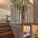 Sanctuary 1887 度假居 Petáleia