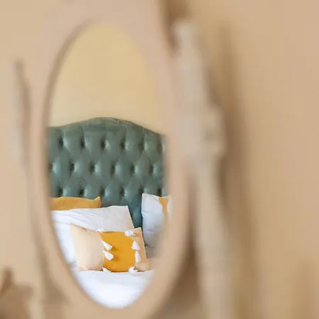 Sanctuary 1887 Holiday home Petaleia